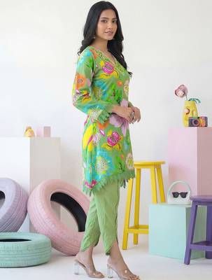 Women Floral Printed Regular Thread Work Silk Crepe Kurta with Trousers & With Dupatta 3