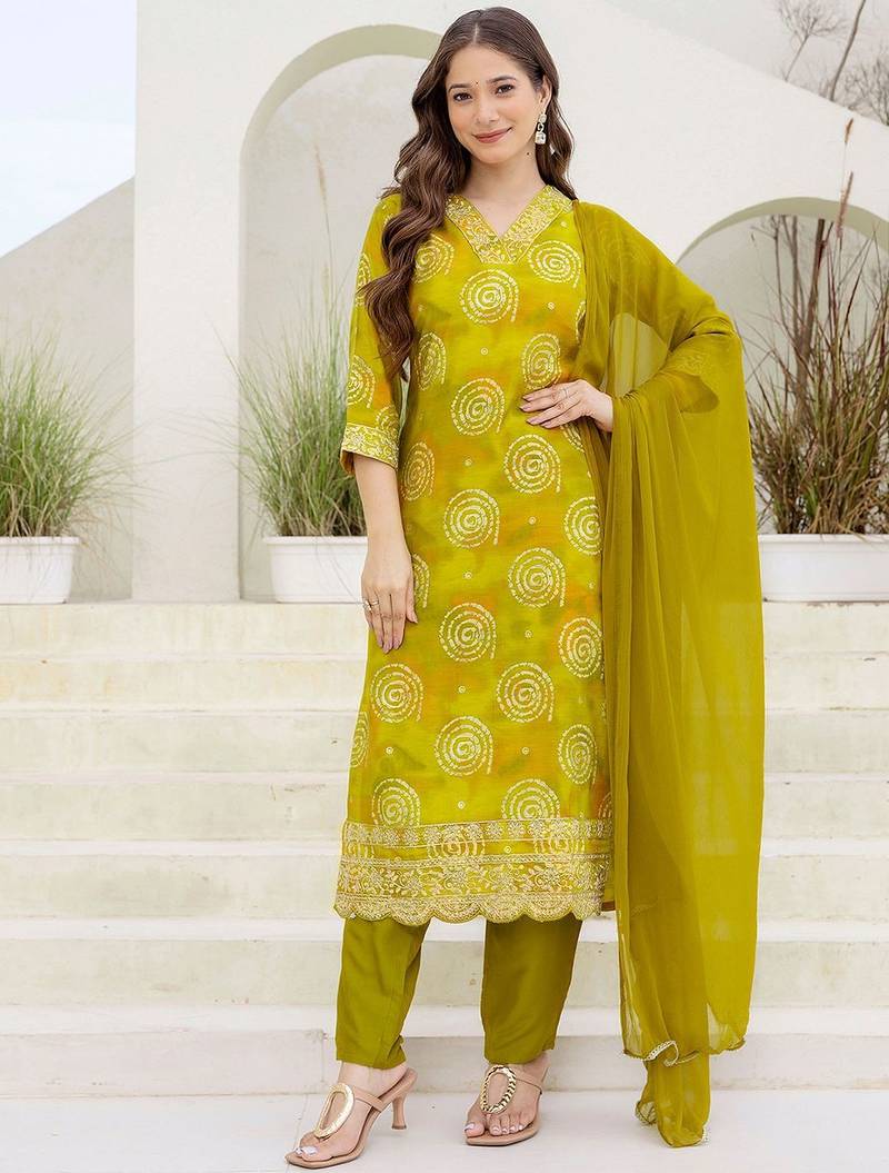 Women Abstract Printed Kurta with Trousers & Dupatta