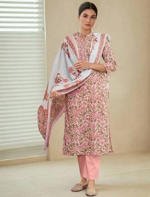 Women Floral Printed Kurta with Trousers & Dupatta 3