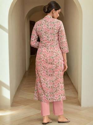 Women Floral Printed Kurta with Trousers & Dupatta 5