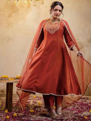 Ethnic Motifs Embroidered Anarkali Sequinned Kurta With Trousers & Dupatta 3