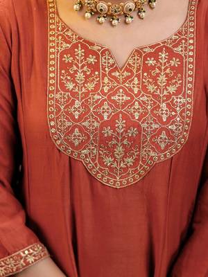 Ethnic Motifs Embroidered Anarkali Sequinned Kurta With Trousers & Dupatta 4