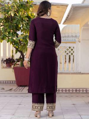 Women Floral Embroidered Kurta with Trousers & Dupatta 3