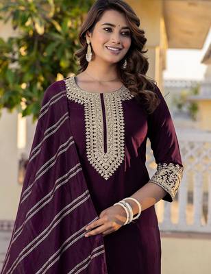 Women Floral Embroidered Kurta with Trousers & Dupatta 7