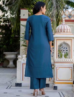 Women Floral Embroidered Kurta with Trousers & Dupatta 3