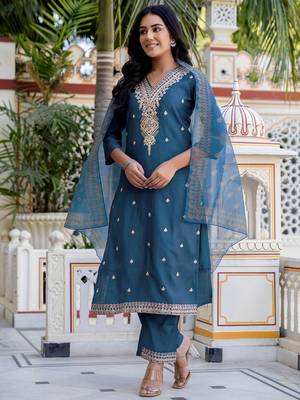 Women Floral Embroidered Kurta with Trousers & Dupatta 4