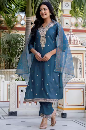 Women Floral Embroidered Kurta with Trousers & Dupatta