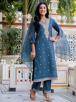 Women Floral Embroidered Kurta with Trousers & Dupatta 5
