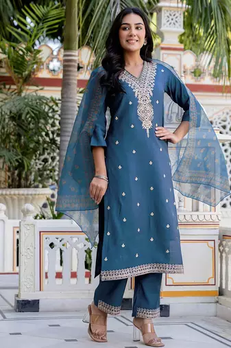 Women Floral Embroidered Kurta with Trousers & Dupatta
