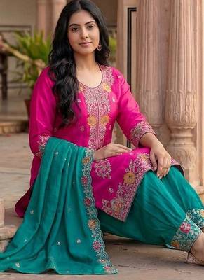 Women Floral Embroidered Regular Thread Work Kurta with Patiala & With Dupatta 4