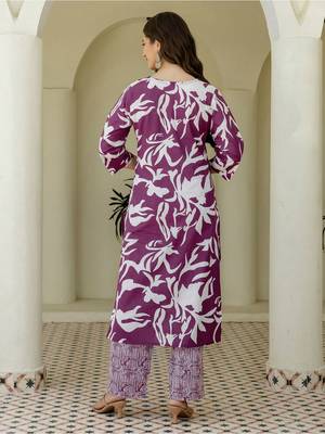 Women Floral Printed Kurta with Trouser & Dupatta 4