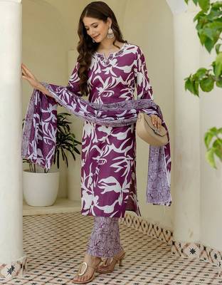 Women Floral Printed Kurta with Trouser & Dupatta 5