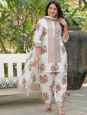Women Floral Printed Regular Kurta with Palazzos & With Dupatta 3