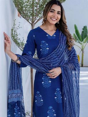Floral Printed V-Neck Straight Kurta With Trousers & Dupatta 2
