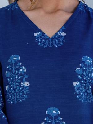 Floral Printed V-Neck Straight Kurta With Trousers & Dupatta 6