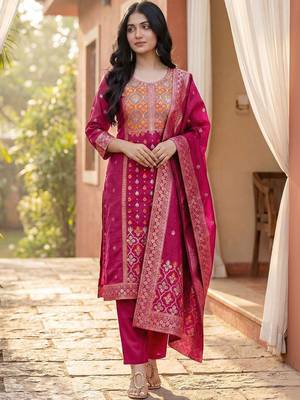 Women Ethnic Motifs Regular Kurta with Trousers & With Dupatta 3