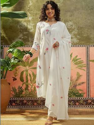 Women Floral Embroidered Regular Thread Work Kurta with Trousers & With Dupatta 1