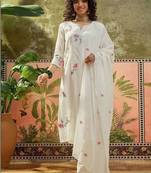 Women Floral Embroidered Regular Thread Work Kurta with Trousers & With Dupatta