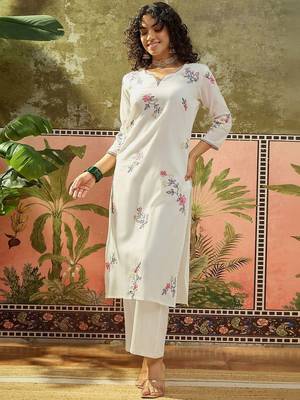 Women Floral Embroidered Regular Thread Work Kurta with Trousers & With Dupatta 4