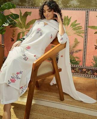 Women Floral Embroidered Regular Thread Work Kurta with Trousers & With Dupatta 5