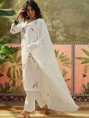 Women Floral Embroidered Regular Thread Work Kurta with Trousers & With Dupatta 6