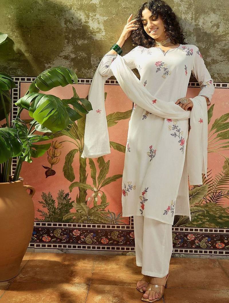 Women Floral Embroidered Regular Thread Work Kurta with Trousers & With Dupatta
