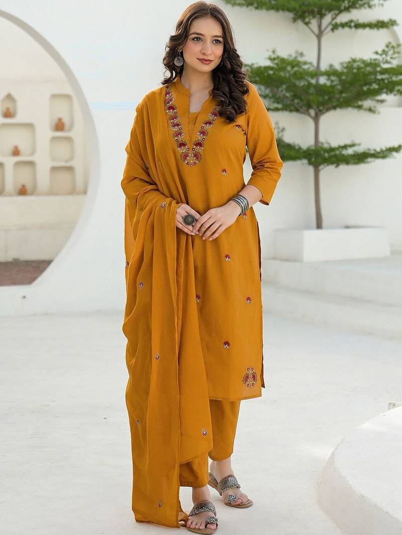 Women Ethnic Motifs Embroidered Regular Thread Work Kurta with Trousers & With Dupatta