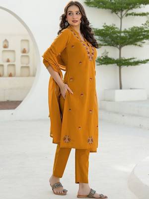 Women Ethnic Motifs Embroidered Regular Thread Work Kurta with Trousers & With Dupatta 6