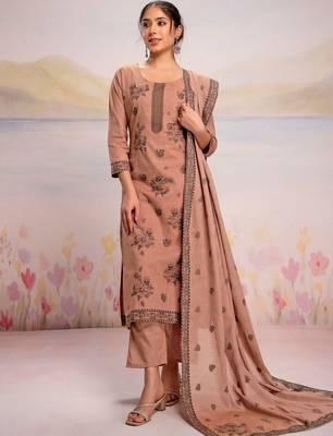 Women Floral Printed Regular Pure Cotton Kurta with Trousers & With Dupatta 6