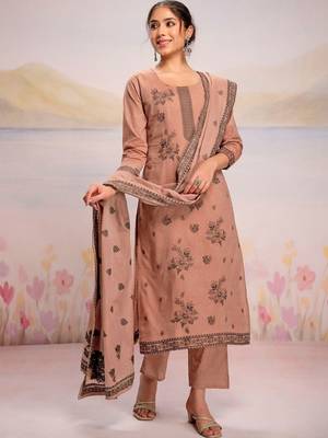 Women Floral Printed Regular Pure Cotton Kurta with Trousers & With Dupatta 7