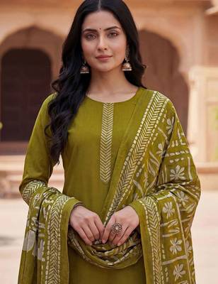 Women Ethnic Motifs Printed Regular Kurta with Trousers & With Dupatta 2