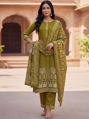 Women Ethnic Motifs Printed Regular Kurta with Trousers & With Dupatta 5