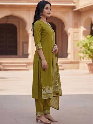 Women Ethnic Motifs Printed Regular Kurta with Trousers & With Dupatta 6
