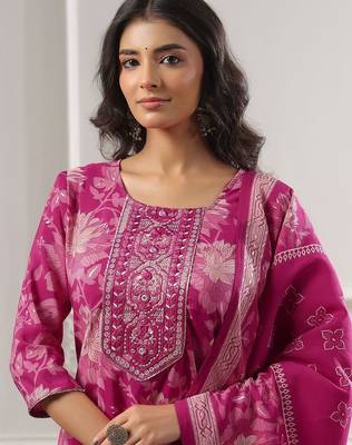 Women Floral Printed Regular Thread Work Kurta with Trousers & With Dupatta 2
