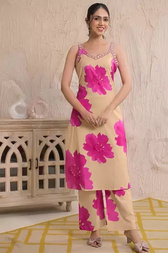 Women Floral Printed Kurta with Trousers & Dupatta