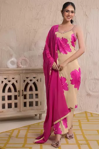 Women Floral Printed Kurta with Trousers & Dupatta