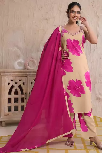 Women Floral Printed Kurta with Trousers & Dupatta