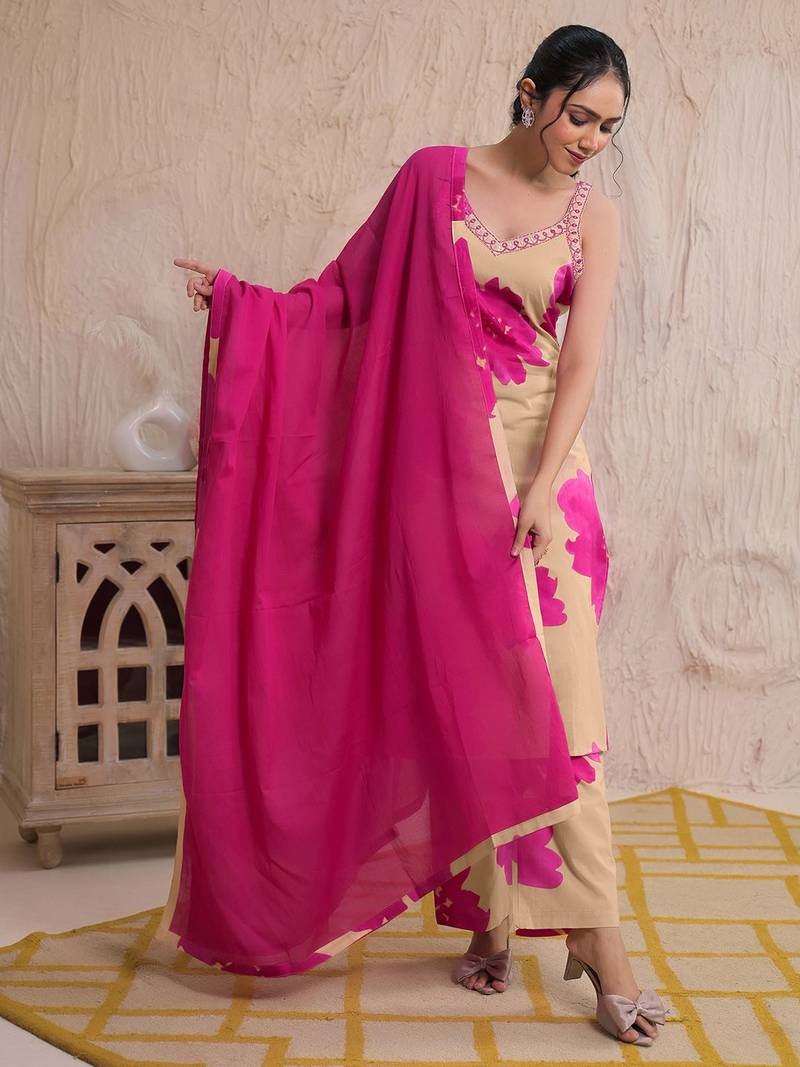 Women Floral Printed Kurta with Trousers & Dupatta