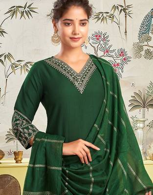 Women Ethnic Motifs Embroidered Kurta with Trousers & Dupatta 2
