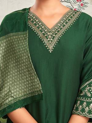 Women Ethnic Motifs Embroidered Kurta with Trousers & Dupatta 3