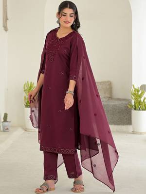 Women Ethnic Motifs Embroidered Regular Thread Work Kurta with Trousers & With Dupatta 3