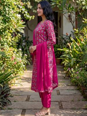 Women Ethnic Motifs Printed Regular Thread Work Kurta with Trousers & With Dupatta 7