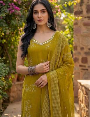 Women Ethnic Motifs Printed Regular Mirror Work Kurta with Trousers & With Dupatta 2