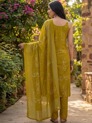 Women Ethnic Motifs Printed Regular Mirror Work Kurta with Trousers & With Dupatta 3