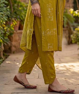 Women Ethnic Motifs Printed Regular Mirror Work Kurta with Trousers & With Dupatta 4