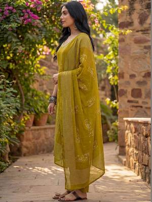 Women Ethnic Motifs Printed Regular Mirror Work Kurta with Trousers & With Dupatta 7