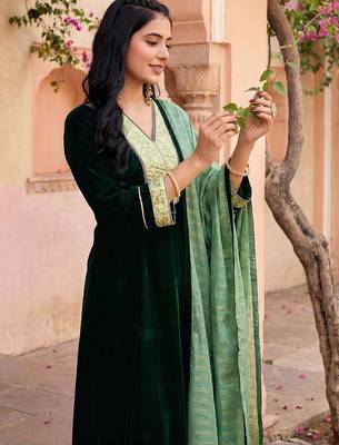 Women Ethnic Motifs Yoke Design Regular Thread Work Kurta with Trousers & With Dupatta 4