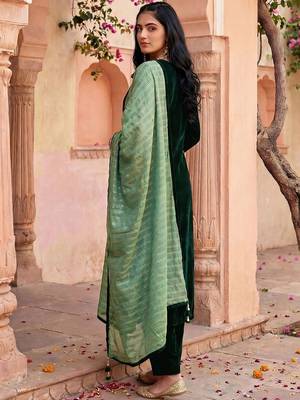 Women Ethnic Motifs Yoke Design Regular Thread Work Kurta with Trousers & With Dupatta 5