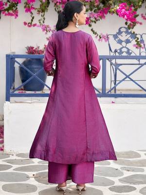 Women Floral Embroidered Regular Thread Work Kurta with Palazzos & With Dupatta 2
