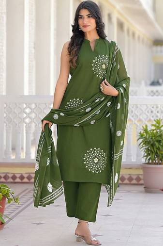 Women Ethnic Motifs Printed Regular Kurta with Trousers & With Dupatta